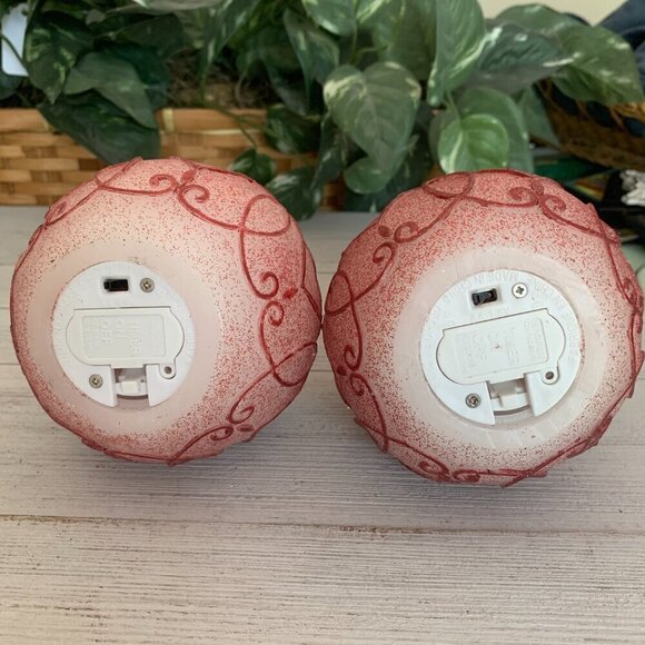 Valerie Parr Hill Set of 2 RED Lighted Christmas Ornaments Illuminated Globes - Picture 13 of 15